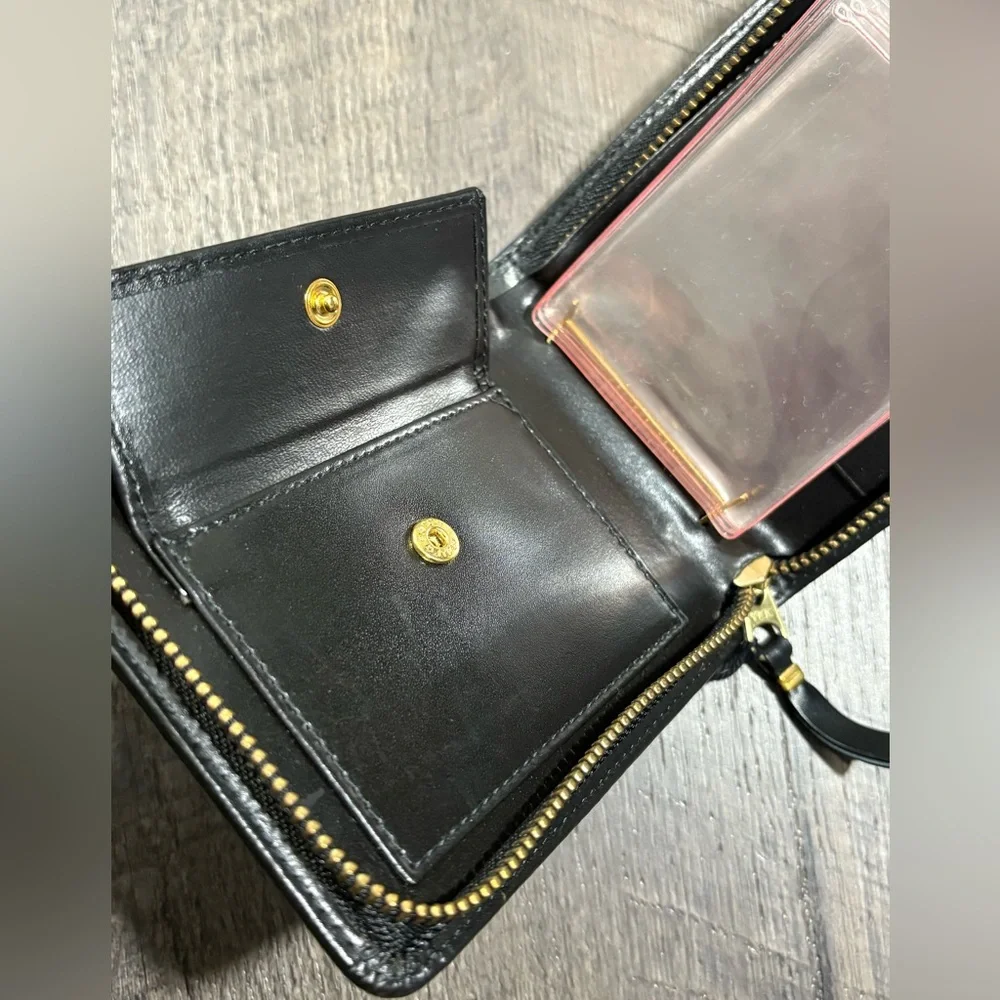 NEW | COMME des GARCONS Luxury Leather Zip Around Mens Wallet